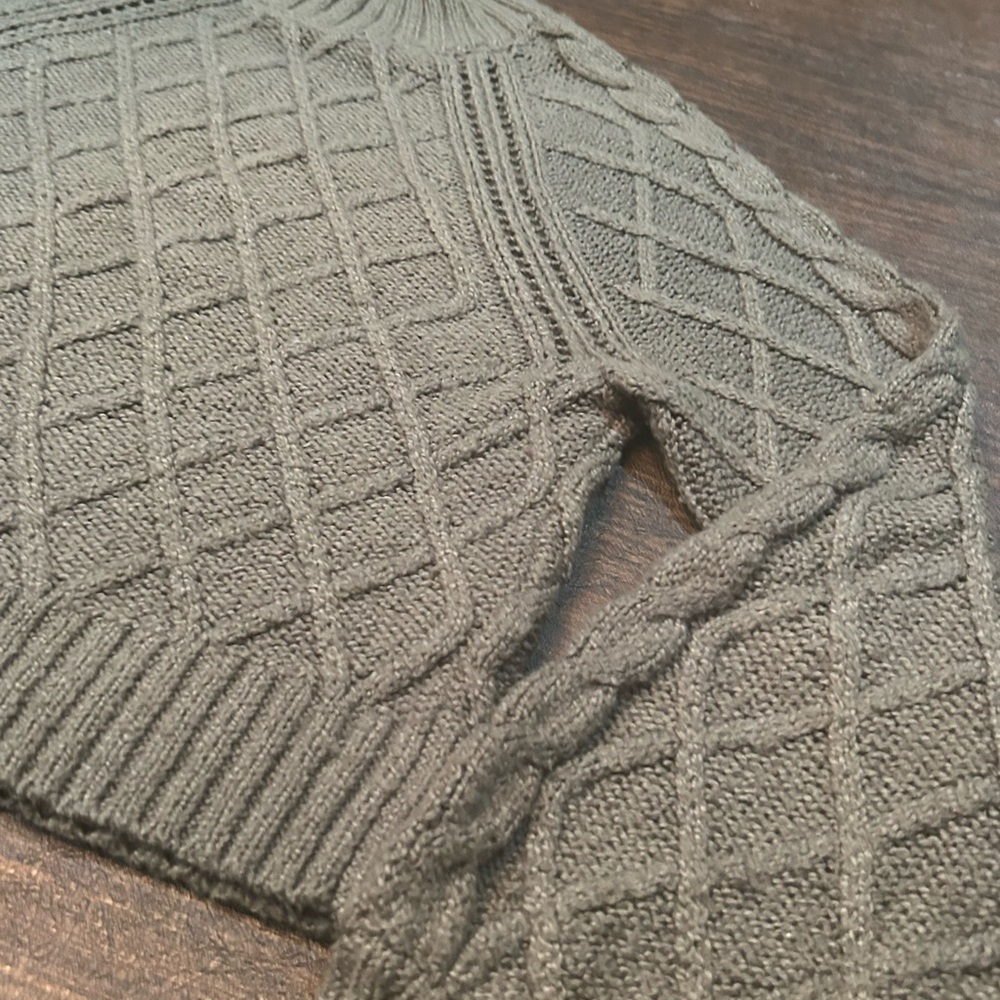American Eagle Outfitters Green Off-the-Shoulder Sweater - Picture 4 of 6